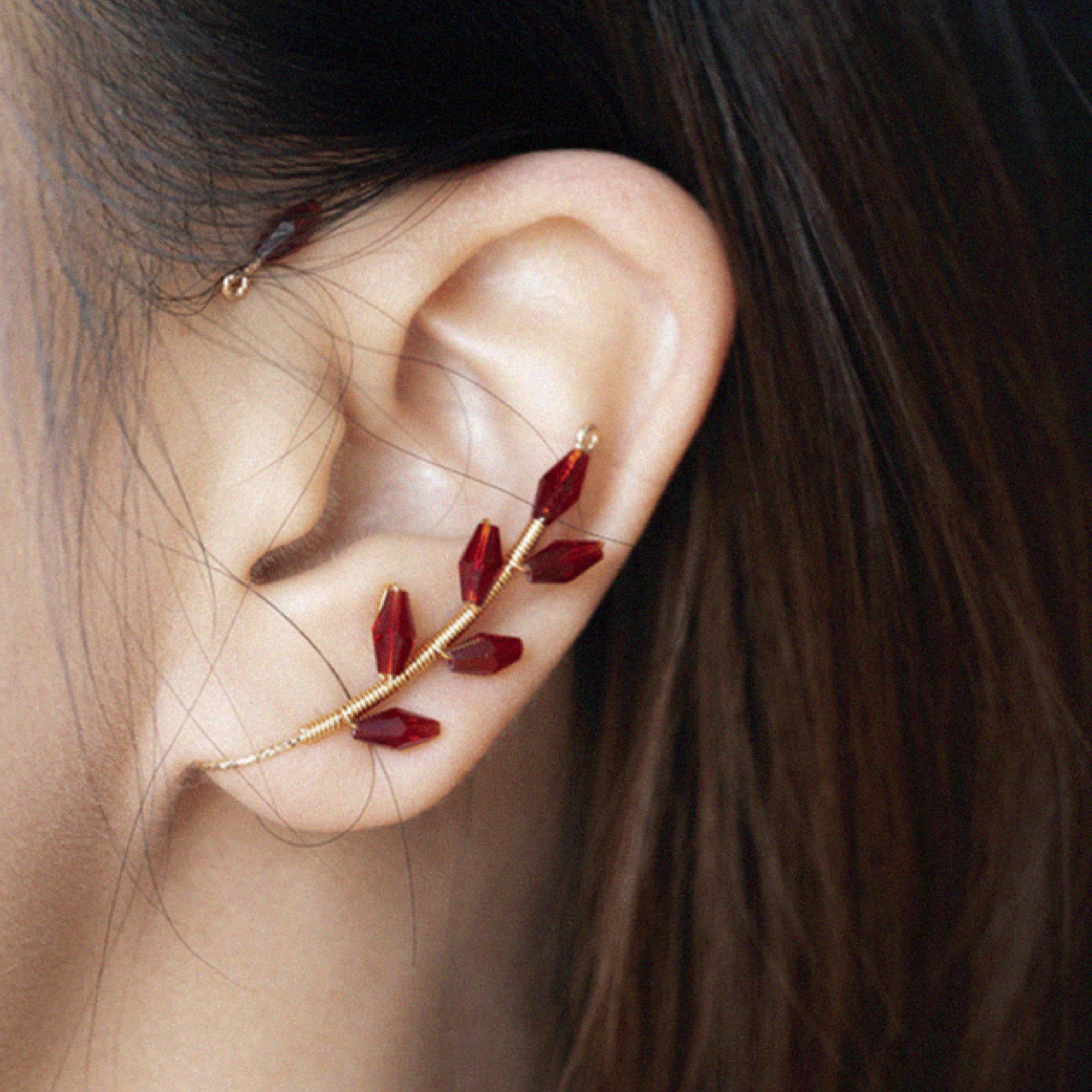 Crystal Vintage Ear Cuff Earrings｜(Black/Blue/Red)