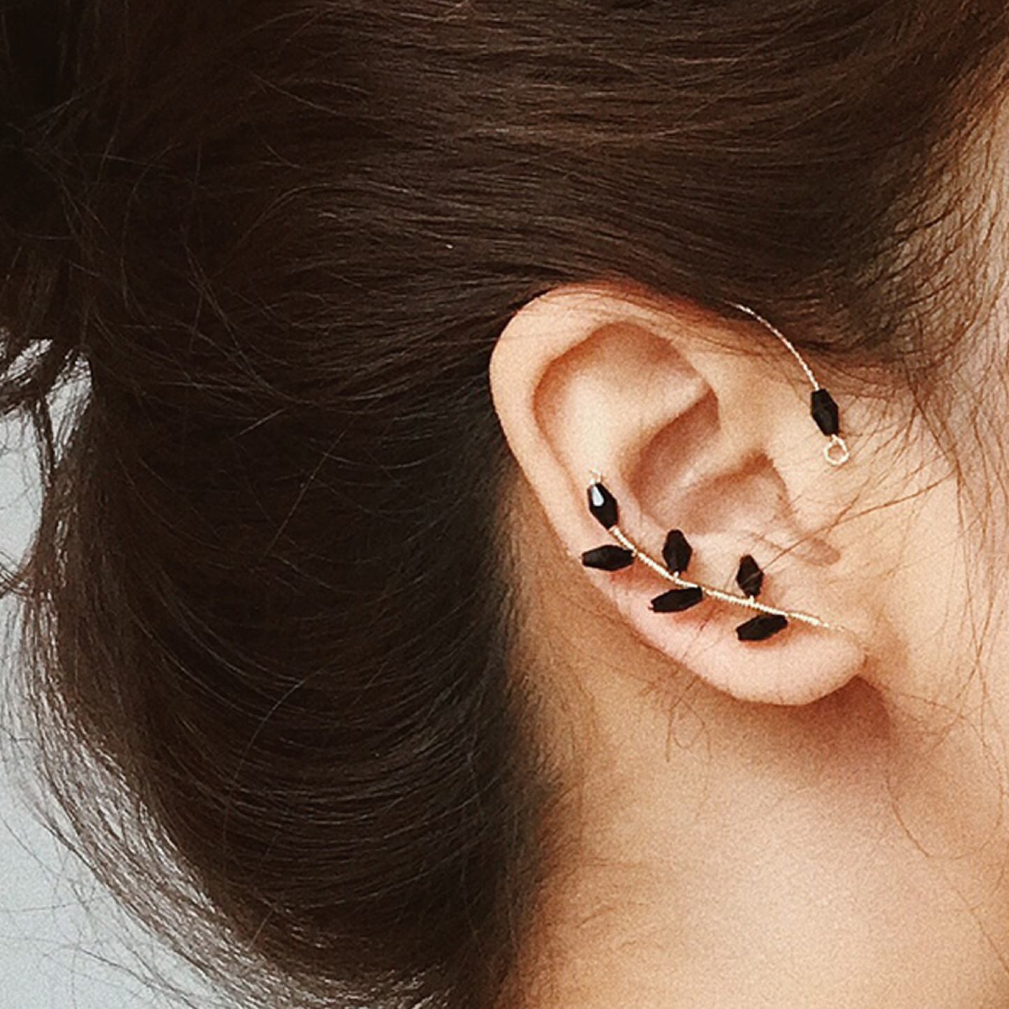 Crystal Vintage Ear Cuff Earrings｜(Black/Blue/Red)